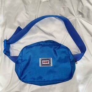 BAD BUNNY Debi tirar mas fotos - DTMF Blue Fanny pack